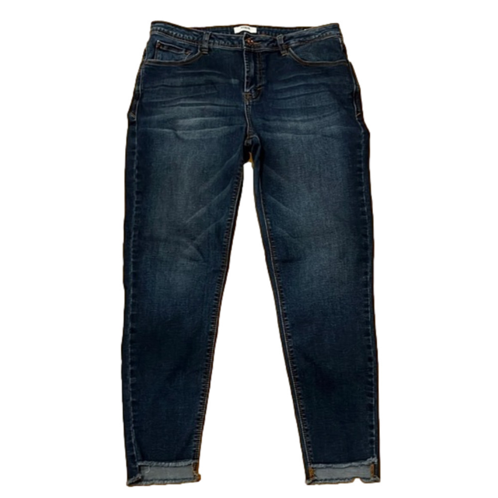 Kensie raw hem bottom jeans size 10/30.